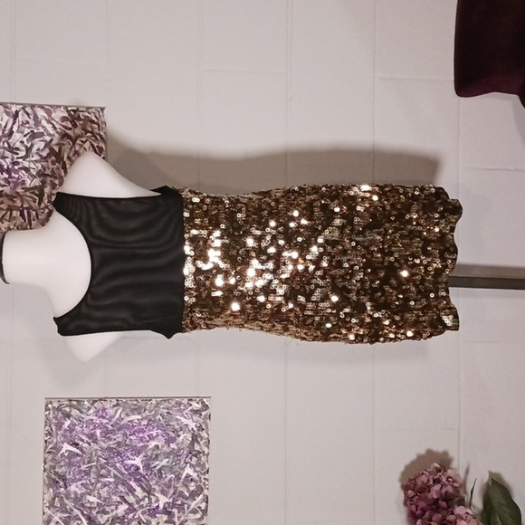 Gold sequin dress - Picture 3 of 4
